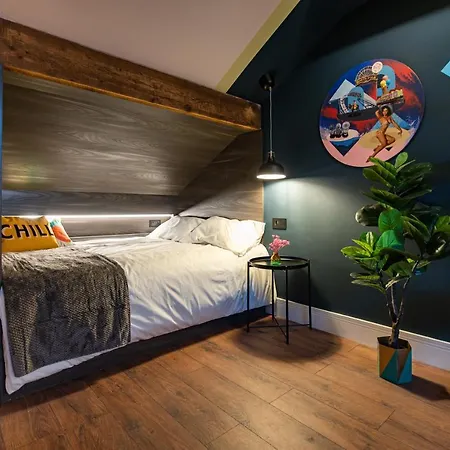 The Nest - Luxury 16 Person Apt W Jacuzzi & Parking Blackpool Exterior photo