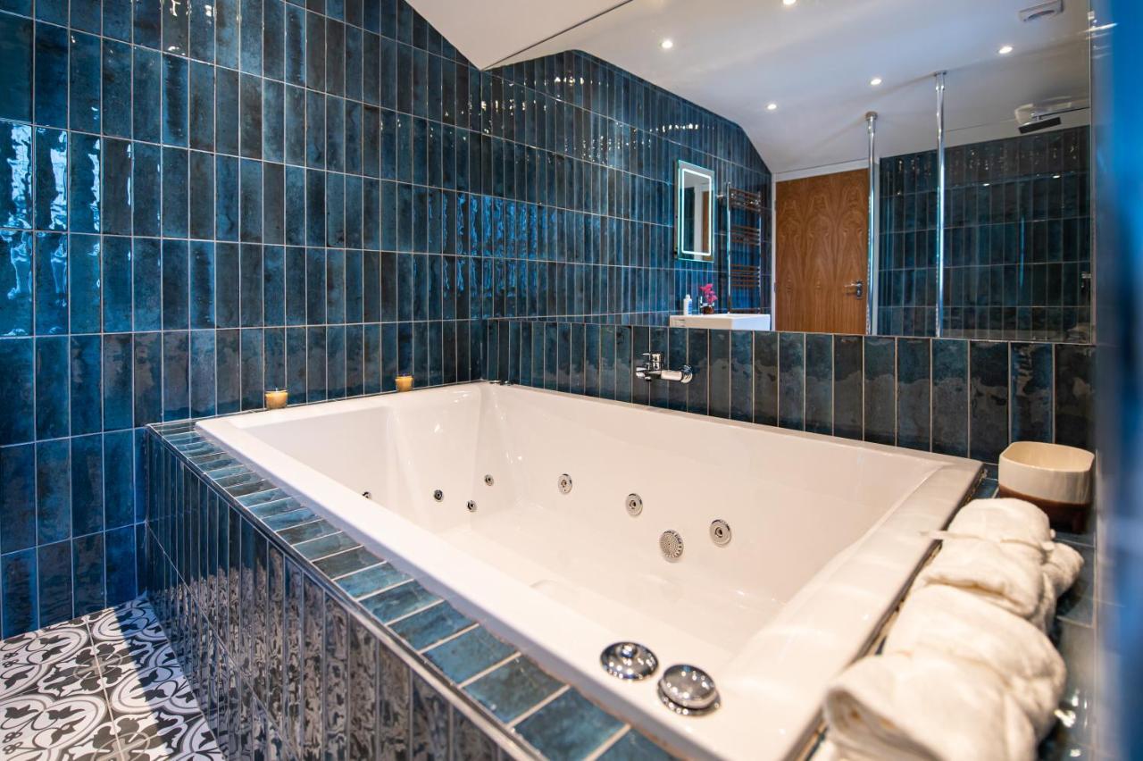 Apartamento The Nest - Luxury 16 Person W Jacuzzi & Parking *